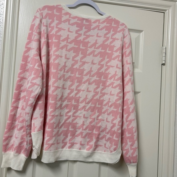 NWT Crown & Ivy Pink and White Houndstooth Knitted Sweater - Picture 5 of 6